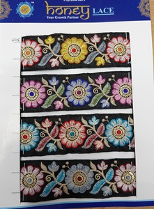 ผ้าลูกไม้ปักลายดอกไม้สีสันสดใสและมีลวดลายที่ซับซ้อนเหมาะสำหรับแฟชั่นระดับไฮเอนด์ - Product Image 2