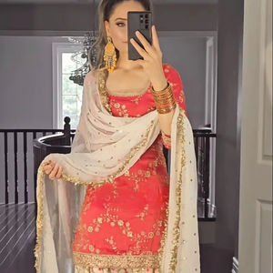 Moderne Lourd Faux Georgette Tissu Ethnique Designer Sharara Costume Dhoti Costume Haute Qualité Bollywood Lehenga Choli pour les Fêtes Bas - Product Image 1