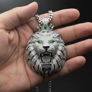 Pendentif tête de lion glacé pour homme, couronne en argent sterling 925, bijoux audacieux de style hip-hop avec moissanite pour les occasions de fête - Product Image 2