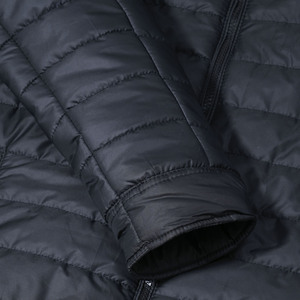 Nouveauté Vestes matelassées pour hommes Polyester/Coton Logo personnalisé Vestes respirantes pour hommes Service OEM Vestes matelassées pour hommes personnalisées - Product Image 4