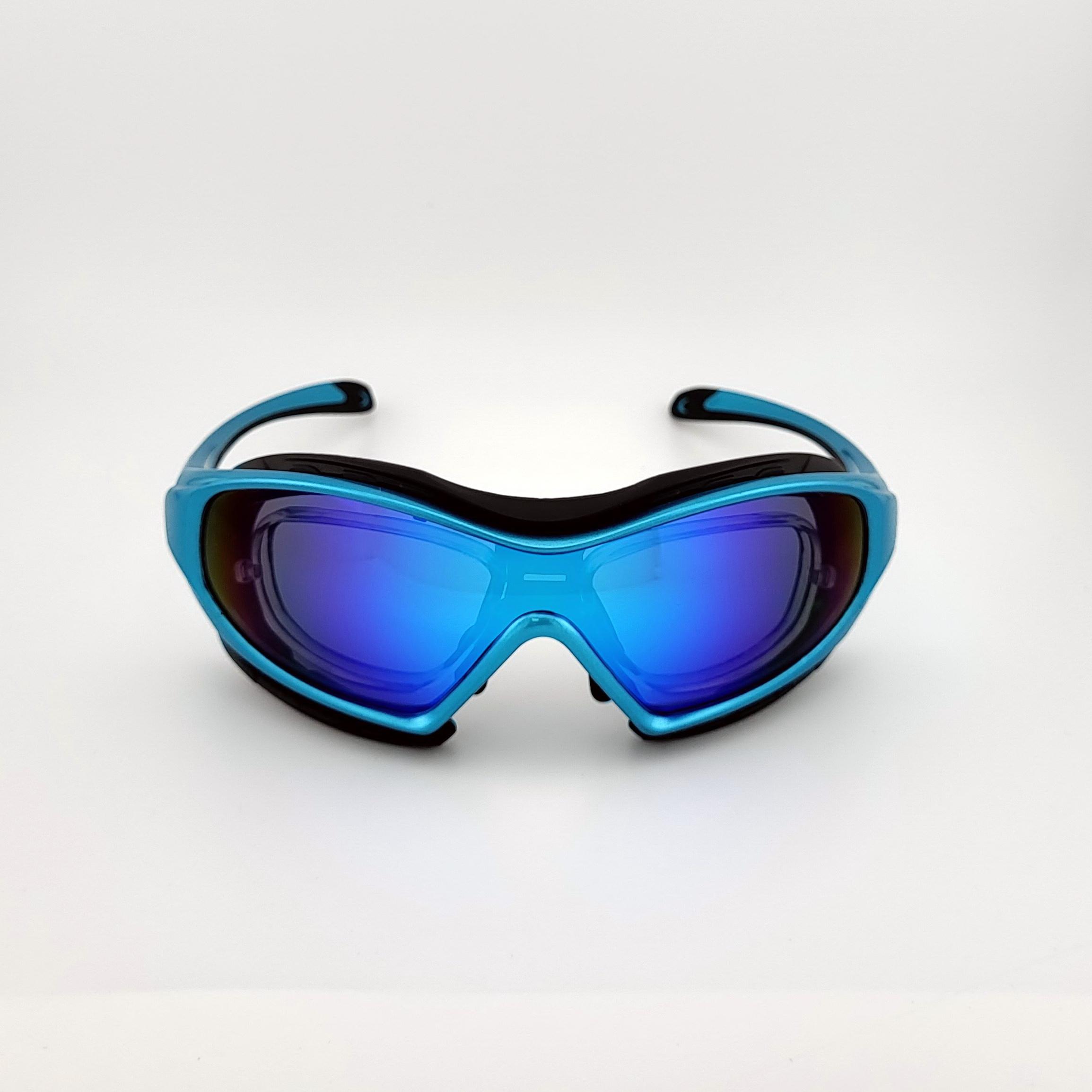 กระจกสีฟ้า