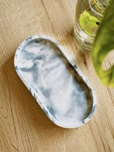 Prix de gros Ambre Résine Plateau Ovale Brun Blanc Marbre Décoratif Plateau De Service De Rangement Décor À La Maison Accent - Product Image 3