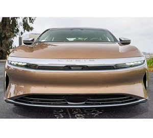 Lucid Air Dream Edition 2022, Certificado de Alto Rendimiento, Usado en Buen Estado, 111 Caballos de Fuerza, Motor Dual, Tracción en las Cuatro Ruedas, Color Eureka Gold - Product Image 1