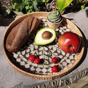 Bandeja de servicio de ratán de madera de estilo vietnamita más nuevo, pantalla con forma de perla madre para café, pan, comida, decoración de almacenamiento de ratán de madera - Product Image 5