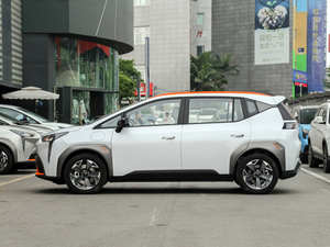 Voiture électrique d'occasion 2026 MN-Y haute performance avec autonomie NEDC de 201-300 km, batterie de 50-70 kWh, moteur de 120 kW - Product Image 3