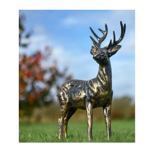 Œuvre d'art en aluminium coulé sculpté développée comme une pièce maîtresse pour les intérieurs modernes - Product Image 1