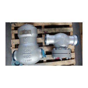 Válvula de retención forjada de tamaño 1.1/2'' con extremos NPT de acero al carbono para uso industrial, que permite el flujo hacia adelante y evita el flujo inverso. - Product Image 5