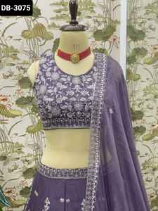 Lo último en ropa de mujer, bordado pesado de lujo, trabajo de costura, ropa de boda y Festival, Lehenga Choli con Georgette Fancy Dupatta Set - Product Image 4