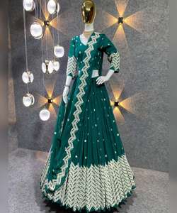 Prix de gros, Lahenga Choli Dupatta en soie indienne de créateur, lourd et exclusif, tenue de mariage traditionnelle indienne/pakistanaise, moderne - Product Image 1