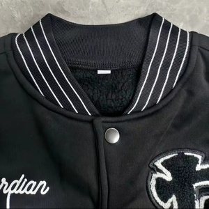 แจ็กเก็ตเบสบอลผ้ากำมะหยี่ปักด้วยกำมะหยี่แขนเสื้อหนังขนสัตว์สำหรับผู้ชาย - Product Image 4