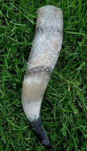 Vaso de cuerno para beber vikingo festivo artesanal, capacidad de 200/500ml para hidromiel y cerveza, fiestas navideñas y regalos navideños - Product Image 2