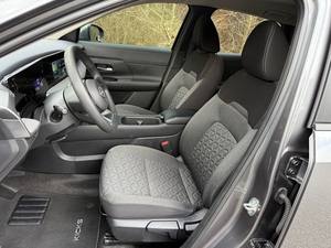 CLEAN 2025 Ni-ss-an Ki-cks SV TRANSMISSION AUTOMATIQUE 4 CYLINDRES SIÈGES EN CUIR ÉCRAN TACTILE - Product Image 4