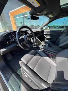 Limpio seminuevo 2024 Porsch-e tayca-n 4S Sedan 4D - Product Image 3