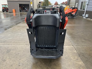 รถตักล้อยางขนาดเล็ก Kubota SCL 1000 ดีเซล คุณภาพพรีเมียม ขนาดกะทัดรัด กำลังยก 2 ตัน พร้อมจำหน่าย - Product Image 6