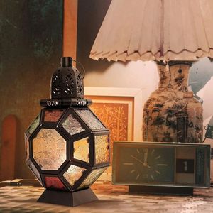 Lanterne en métal unique pour le Ramadan, idéale pour offrir en cadeau pendant la saison festive, offrant une décoration religieuse significative pour la maison - Product Image 5
