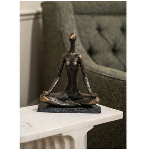 Esculturas de mesa de Metal AK Brass Yoga Pose en escultura personalizada con acabado antiguo para decoración de interiores de mesa - Product Image 1