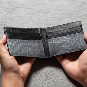 กระเป๋าสตางค์หนังแท้สีเทาล้วนสำหรับผู้ชาย GENTS GARB ผลิตด้วยมือ ใช้ได้ทุกวัน ความจุเยอะและอเนกประสงค์ - Product Image 3