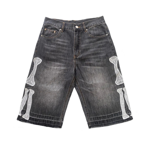 Pantalones cortos vaqueros brillantes con diamantes de imitación para hombre, ropa informal estilo hip hop, pantalones vaqueros holgados ostentosos de verano con opciones de logotipo personalizado disponibles - Product Image 1