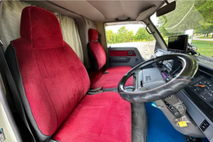 CONDUCCIÓN - VEHÍCULO USADO CON VOLANTE A LA IZQUIERDA |   CONDUCCIÓN DERECHA |   Toyota Hiace Diesel Camper de 1992 - Product Image 5