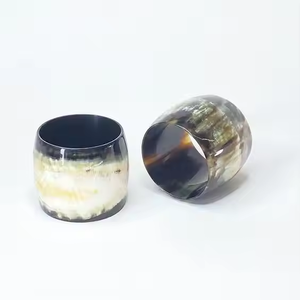Rond de serviette élégant en corne, fabriqué à la main, porte-serviettes en matériau naturel unique, parfait pour la table et les occasions spéciales - Product Image 4