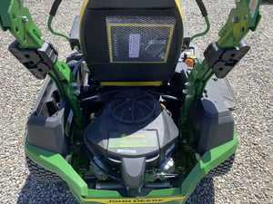 Tondeuse autoportée industrielle John Deere Z530R 2 temps, neuve/occasion, modèle 2023, confortable, pour usage résidentiel, grande plateforme de coupe de 54 pouces, robuste - Product Image 5