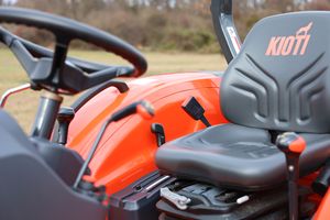 Tracteur à engrenages Kioti DK5520 à vendre - Product Image 2