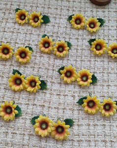 Exquisitos Pendientes de Girasol de Ganchillo, Collar Miniatura Hecho a Mano, Pendientes de Ganchillo, Colgante de Ganchillo para la Oreja, Regalo de Girasol - Product Image 5