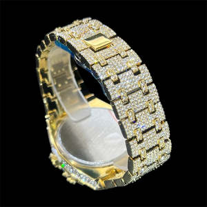 Reloj BRIVA JEWELS Shanghai de 44 mm, Chapado en Oro, Acero Inoxidable, Cruz Real, Cuarzo Analógico-Digital, Resistencia al Agua 3BAR - Product Image 2