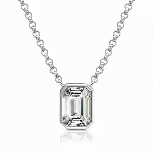 Collar con Colgante de Moissanita con Corte Esmeralda y Engaste de Bisel Personalizado, Collar de Plata 925 de Moda para Mujer, Aniversario de Bodas - Product Image 2