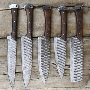 Couteau de Chef Santoku Forgé à la Main en Acier Carbone 5Cr15 MoV Timur Enterprises avec Manche en Bois de Rose Personnalisé et Orientation Réglable - Product Image 3