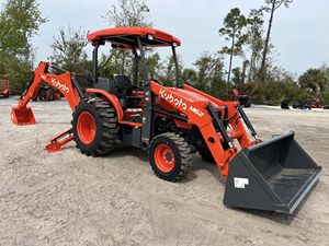 Nouveau tracteur KUBOTA M62 TLB avec chargeur frontal et pelle arrière attachés, complet - Product Image 3