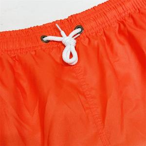 กางเกงว่ายน้ำชายหาดผู้ชายพร้อมซับในตาข่ายระบายอากาศกางเกงขาสั้นยิมสวยตกแต่งด้วยซิป - Product Image 4