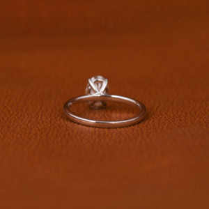 Oval Cut Lab Creado Diamante 14KT Anillo de compromiso chapado en oro sólido Lujo Estilo clásico Moda Anillo de ajuste solitario - Product Image 5