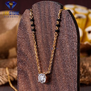 Labstone's 1,00 TDW Round Cut Diamond Yellow Gold Mangalsutra para bodas y regalos Color de la joyería Chapado en rodio de color de la EF-VS - Product Image 4