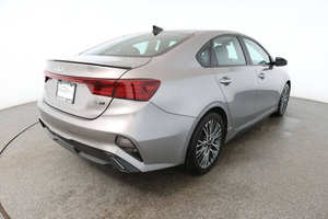 Recién Usado 2023/2024 Ki-ia Forte GT-Line 4dr Sedan - Product Image 2