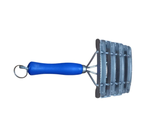 Brosse de toilettage pour chevaux avec prise confortable intégrée dans les outils de toilettage et les instruments vétérinaires - Product Image 3