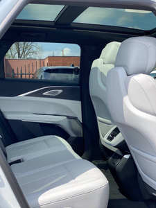 Cadillac LYRIQ Luxury 2 d'occasion en bon état, modèle 2024 - Product Image 3