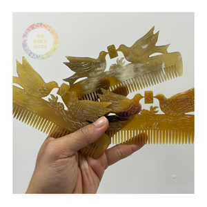 Natural Handmade Horn Comb - Luxurious <b>Hair</b> Care Product for Retailers and Bulk Buyers - Product Image 2