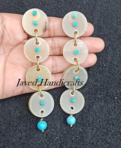Pendientes de cuerno hechos a mano de estilo Animal elegante de moda superior para mujer directo de la India pulido mayorista artesanías naturales - Product Image 3