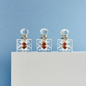 Sinfonía seductora de calor y elegancia Aceite esencial de Oud natural Suministro OEM Esencia de madera pura hidratante" - Product Image 2