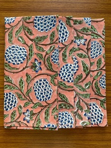 Serviettes de table en coton imprimé floral, vert saumon foncé, vert, bleu de Delft, faites à la main, 9x9 pouces, pour mariages, événements, 20x20 pouces - Product Image 3