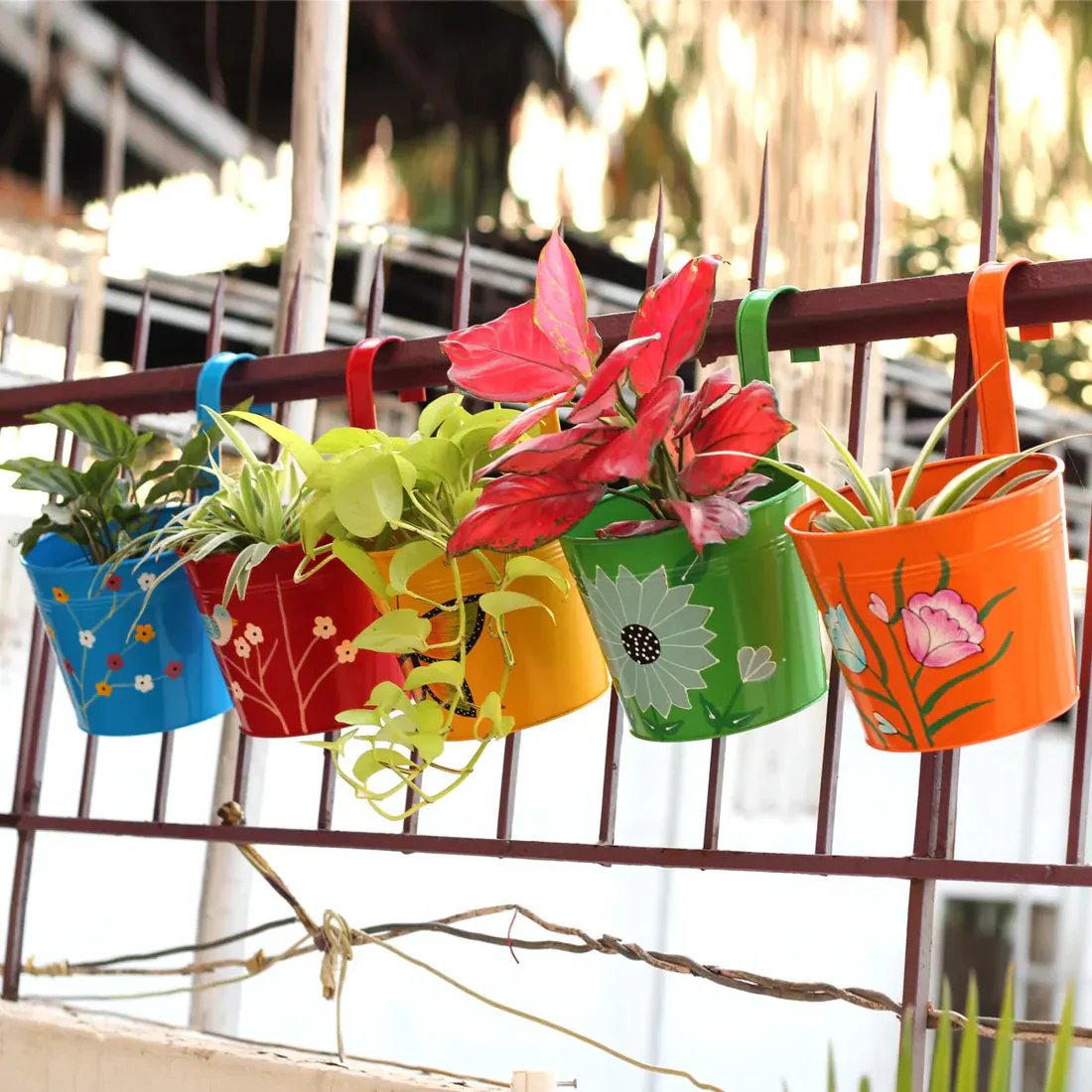 New Galvanized Metal Iron Wall Hanging Planter Pot Multi Color for Balcony  Garden & Home Decor Railing Flower Planter| Alibaba.com