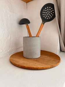 Recipiente para Utensilios de Cerámica Hecho a Mano |   Espacio de Almacenamiento para Espátulas y Cucharas de Cocina Grandes |   Decoración Elegante para Encimera - Product Image 3