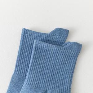 Precio de fábrica Diseño personalizado Venta al por mayor Precio bajo Calcetines atléticos Ropa casual Calcetines casuales de alta calidad - Product Image 5