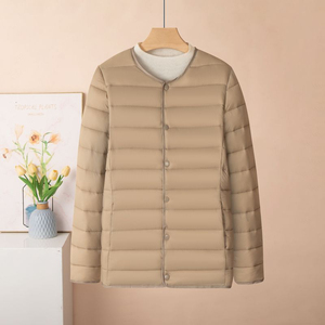 Chaqueta larga acolchada elegante y ultra cálida para mujer con capucha y relleno de plumón para la temporada fría de invierno de algodón - Product Image 3