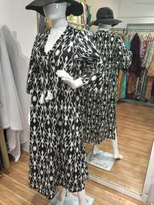 Vestido Largo Informal de Verano para Mujer, Estilo Abaya, con Cuello en V, Estampado Floral Bordado, Logotipo Bordado en la Parte Delantera - Product Image 4