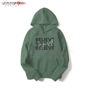 เสื้อฮู้ดพิมพ์ลายสำหรับผู้ชาย, เสื้อมีฮู้ดพิมพ์ลายกราฟิกด้านหน้าตัวหนาและมีเชือกรูดสำหรับเสื้อผ้าแนวสตรีทในเมือง - Product Image 1