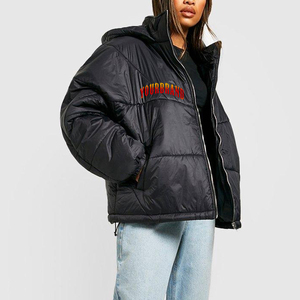 แจ็คเก็ตฤดูหนาวแบบควิลท์สำหรับผู้หญิง ขายส่ง กันน้ำ ระบายอากาศได้ดี ผ้าโพลีเอสเตอร์/ไนลอน บุด้วยใยฝ้าย ดีไซน์ปรับแต่งได้ - Product Image 1