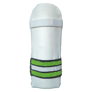 Protector de brazo de grillo duradero con cobertura completa del antebrazo y absorción de impactos que ofrece protección integral - Product Image 1