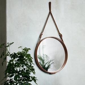 Élégant miroir rond en métal suspendu parfait pour les salons, les chambres et les espaces de créateurs ajoutant brillance et charme contemporain - Product Image 2